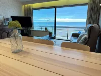 Suite Baptiste. Beachfront Hotels in Koksijde