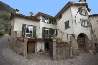 Lovely restored village house over Bogliaco Gargnano – very spacious