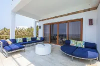 CASA SUNRISE, luxury beach vacation house.