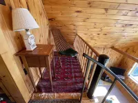 Adirondack cabin w/ large deck & outdoor grill