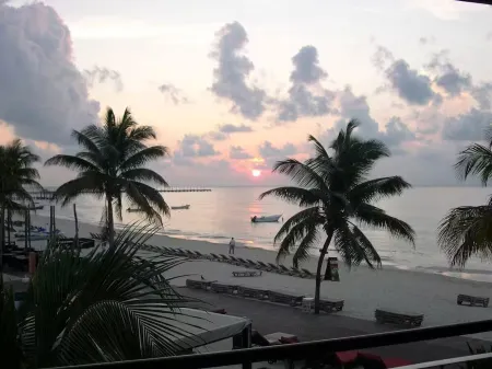 BEACHFRONT 2 Bd 2 Bath Condo, Discounted Rates with Ocean View at El Faro