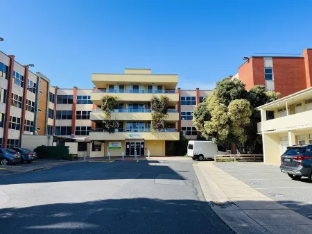 1 BR apartmen at Glenelg Moseley