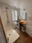 Charming, cosy 2-room apartment in a great location (all within walking distance)