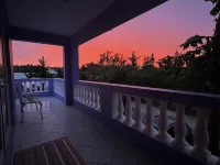 3 bedroom home with pool Hotels in Sandys
