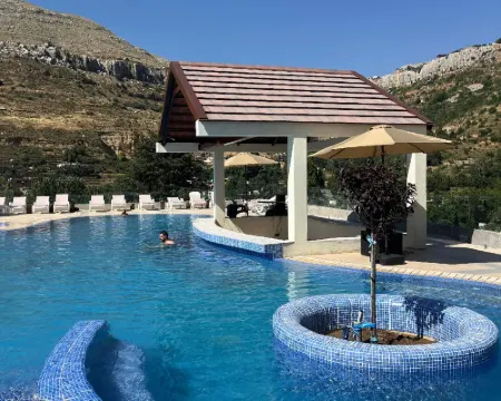 法拉雅鄉村俱樂部酒店 Faraiya酒店