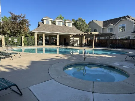 Cozy Hideaway at Red Rocks & Chatfield ~ Winter Wonderland Отели в г. Кен Карил