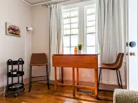 Tasteful and peaceful unit near downtown