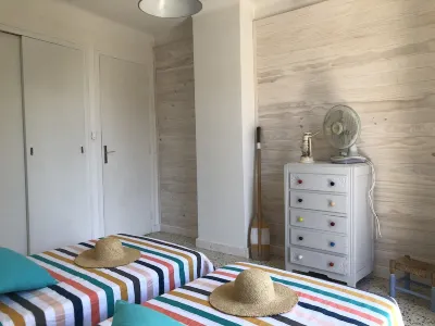 Carrer Del Sol ( in Roussillon, not in Camargue Hotel in zona Camping Le Palais De La Mer | Camping Sainte-Marie-la-Mer