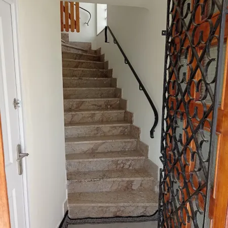 Maison Dans une Villa Charmant