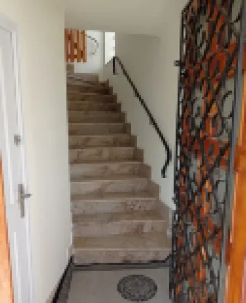 Maison Dans une Villa Charmant