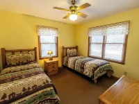 Springmaid Mountain Retreat & Stables Hotels in Mitchell County