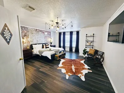 Spacious 4-bedroom home San Antonio. Near Lackland AFB & Seaworld Hôtels à proximité de : USAF Airman Heritage Training Complex, JBSA-Lackland, TX