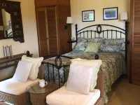 Coconut Breeze Villa: Mesmerizing Views, Cooling Tradewinds; Full A/C; Generator Hotels in Coral Bay