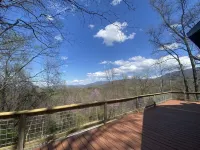 Private Mountaintop Cabin w/ ViewsPet Friendly) Hotels in Page County