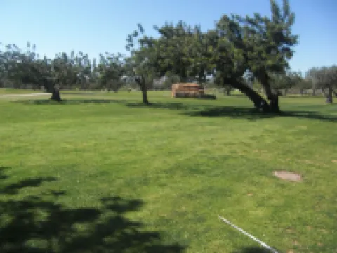 Golf. Swimming pools. Tennis. Paddle. Wifi. A / a