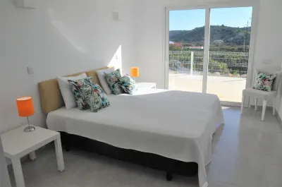 Villa 5 ch, 6 s. b., air conditioning, heated swimming pool, garden, fitness, bird watching. Caldas de Monchique 주변 호텔