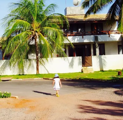 Beach house - 2 plots / 4 suites / large green area / swimming pool / barbecue area