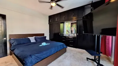 Maverick Luxury Villa/ 3bd/5bath Hotel a 