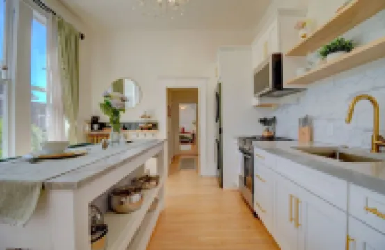 Radiant Historic Downtown Home I Lots of Light I Covered Parking