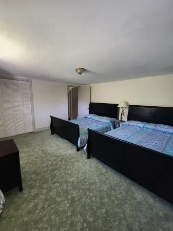 Elite historic Atherton estate centrally located and 2.4 miles from stadium. Отели в г. Фергюсон Тауншип