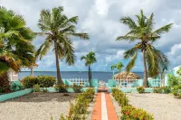 Spacious Oceanfront Villa, private beach and water access, accommodates 12