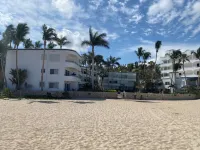 Stunning Oceanfront Condo with Pool in Mira Vista