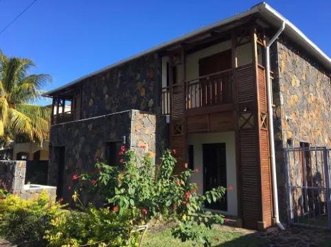 Petit Morne Cottage pool, sea view and surfing CR2