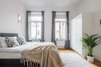 Large Central Gothenburg 2bd Apt