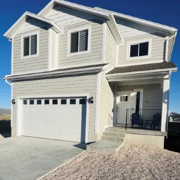 Beautiful home at Bear Lake sleeps 20+ with access to Ideal Beach included