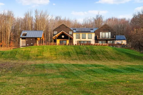 Stowe Woods / Pool, Gym, Tennis Court & BBQ