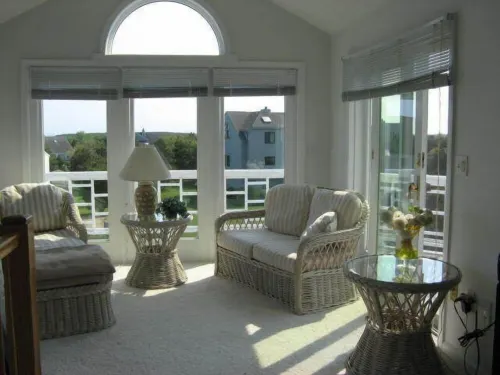 MV Beach Escape - Spacious Katama Beach House. Booking for 2026