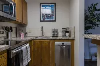 McCall Suite Spot: 1-bedroom with indoor fireplace