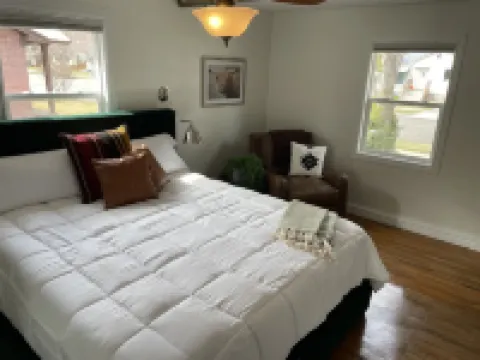 1950s Brick Charmer โรงแรมใน