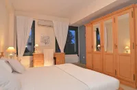 Luxury Villa with pool, located on a prominent hill, a few minutes to the sea. - Gym