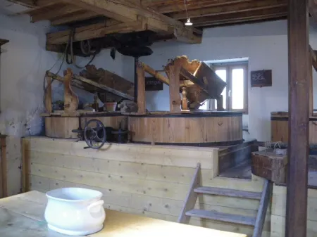 renovated old mill Отели рядом с достопримечательностью «Carmel»