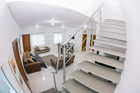 Great and quiet house in Guarda do embaú with AR