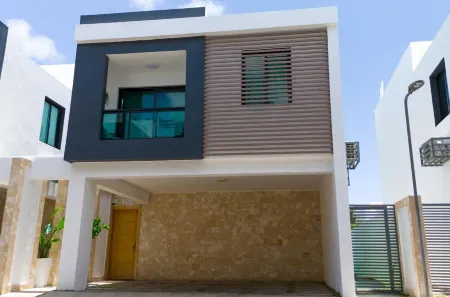 Luxury Punta Cana Getaway Close to Beaches, Clubs, Shopping & Nonstop Fun! Отели рядом с достопримечательностью «Экологический парк Indigenous Eyes»