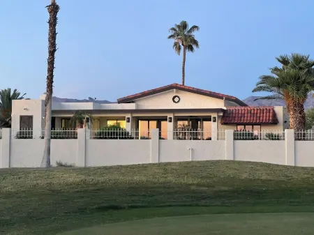 Pool/Spa, Amazing Golf Views, Misting System, Ice Maker, Golden Tee, Fun Fun Fun