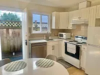 1 Bed 1 Bath Suite Coquitlam Centre Hotels near Carnoustie Golf Club