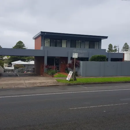 Mahogany Motel