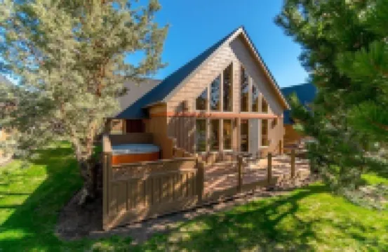 Forest Ridge 2 Bedroom Home by RedAwning