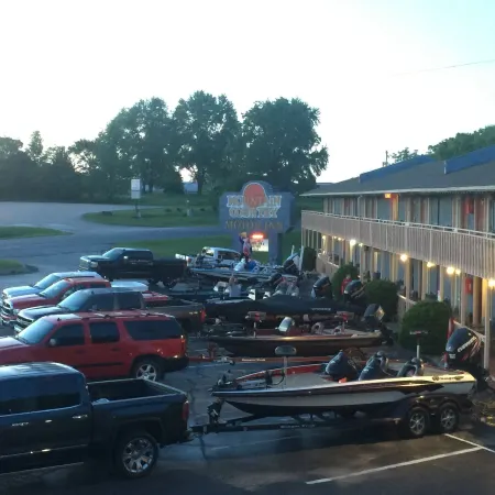 Mountain Country Motor Inn