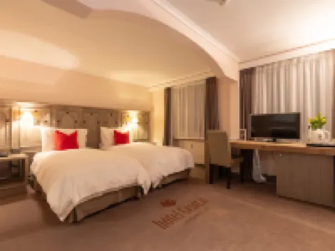 Hotel Central, Spa & Lounge Bar ランスのホテル
