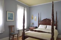 Gîte le Roupillon en Beauce Hotels near Maison J.-A Vachon