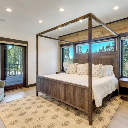 2 Mi to Big Sky Resort: Luxe Mtn-view Retreat!