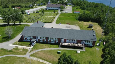 Auberge la Petite École de Forillon Hotels in Gaspe