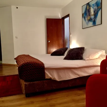Raphael Apartments