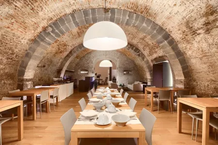 La Ferme du Château Отели в г. Ивердон-ле-Бен