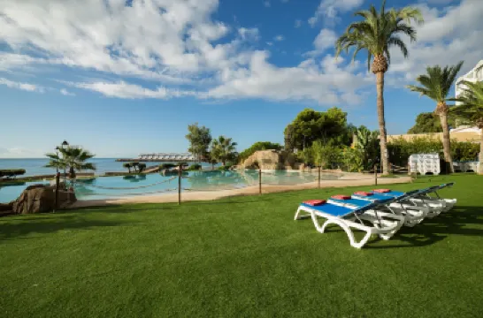 Gran Hotel Las Fuentes Hotels near Platja del Moro