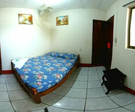 Hostal Brisas y Olas - Hostel Hoteles en 
